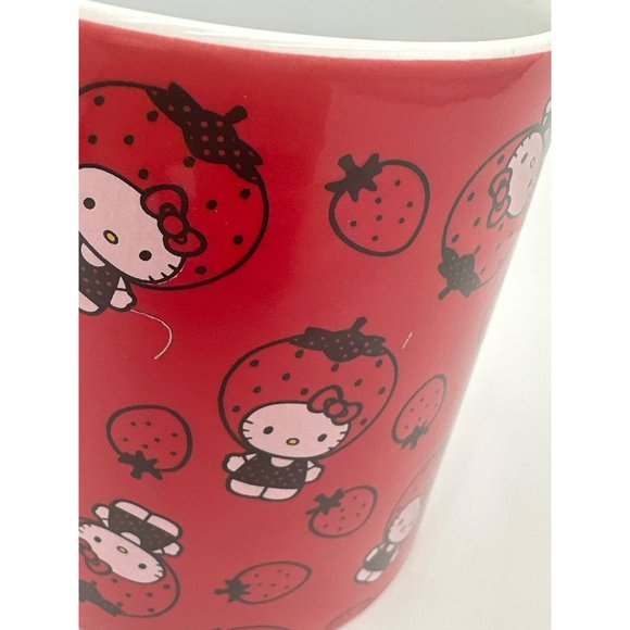 Hello Kitty sanrio 20 ounce strawberry mug red - Picture 4 of 5
